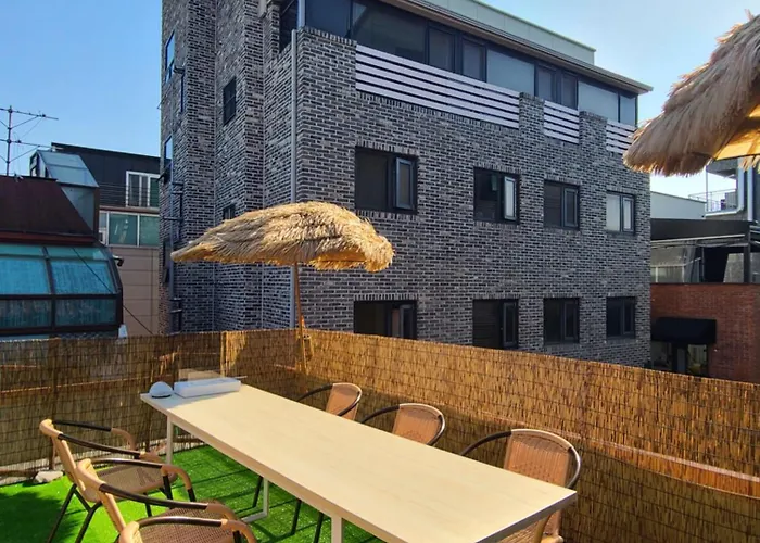 Wood House Hongik Univ 6 Double Beds 公寓 *