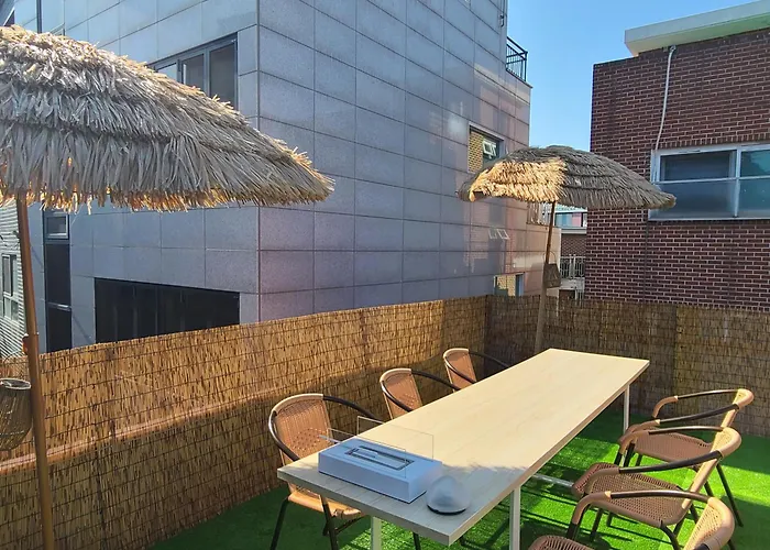 Wood House Hongik Univ 6 Double Beds 公寓
