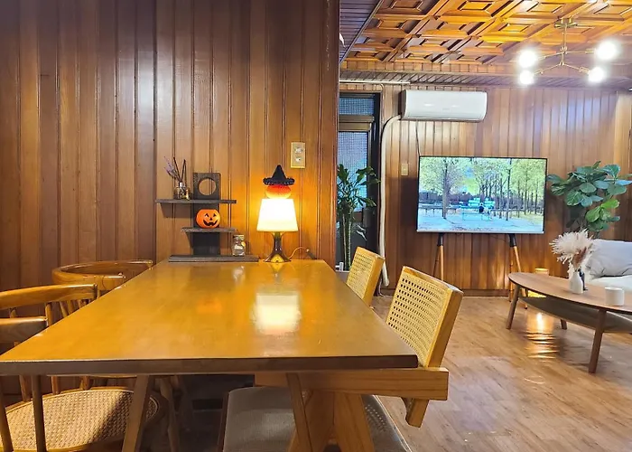 Wood House Hongik Univ 6 Double Beds 公寓