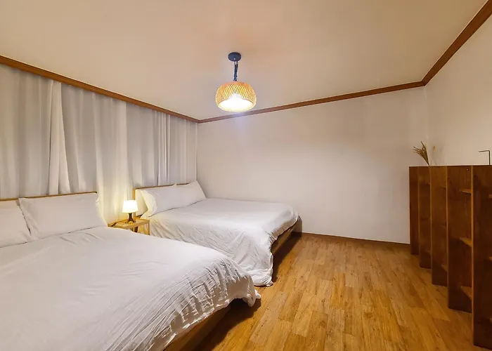 Wood House Hongik Univ 6 Double Beds 公寓 首爾