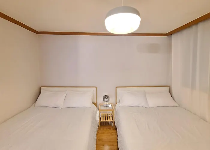 Wood House Hongik Univ 6 Double Beds 公寓 首爾