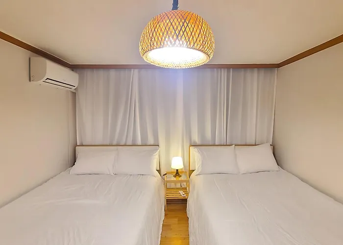 Wood House Hongik Univ 6 Double Beds 公寓