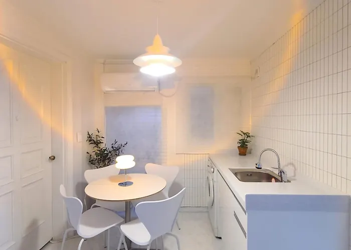 Wood House Hongik Univ 6 Double Beds * 首爾