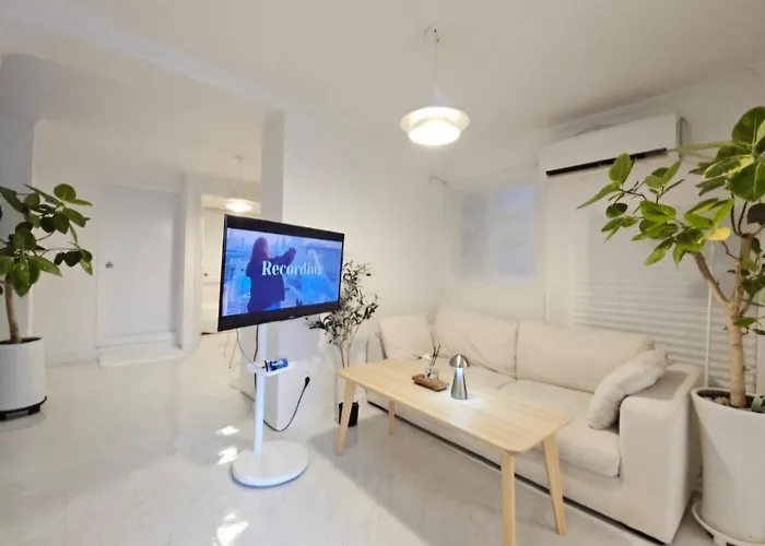 Wood House Hongik Univ 6 Double Beds