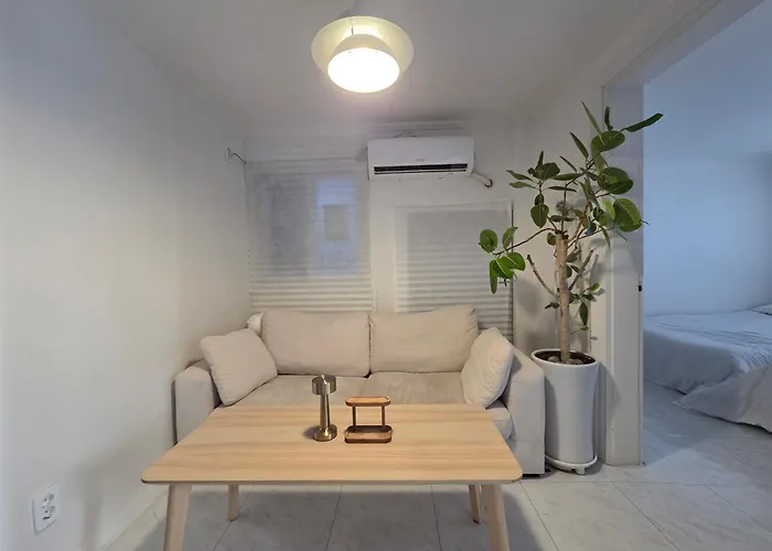 公寓 Wood House Hongik Univ 6 Double Beds *