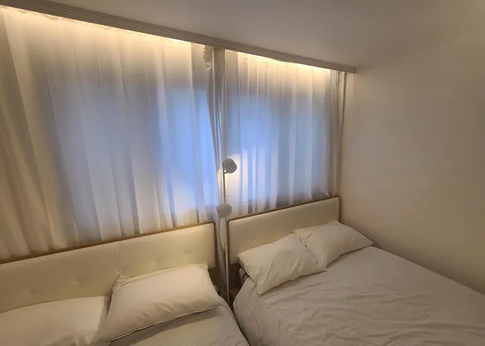 Wood House Hongik Univ 6 Double Beds 公寓