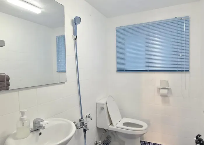 Wood House Hongik Univ 6 Double Beds 首爾
