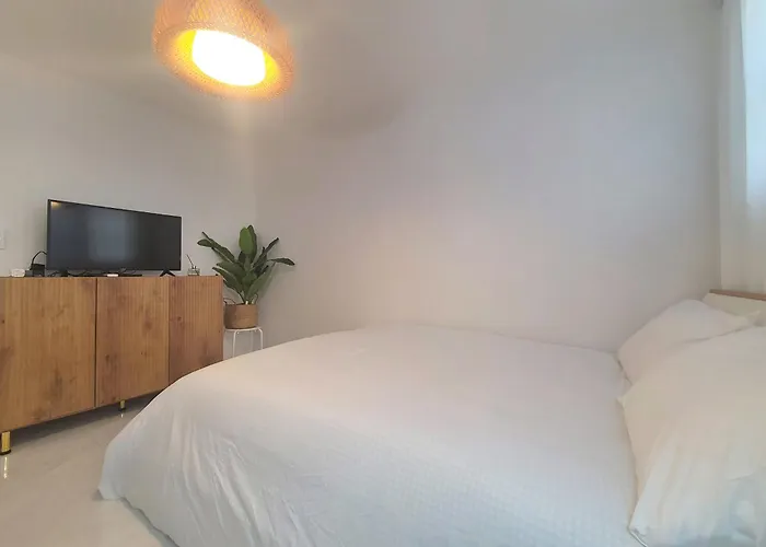 Wood House Hongik Univ 6 Double Beds 公寓