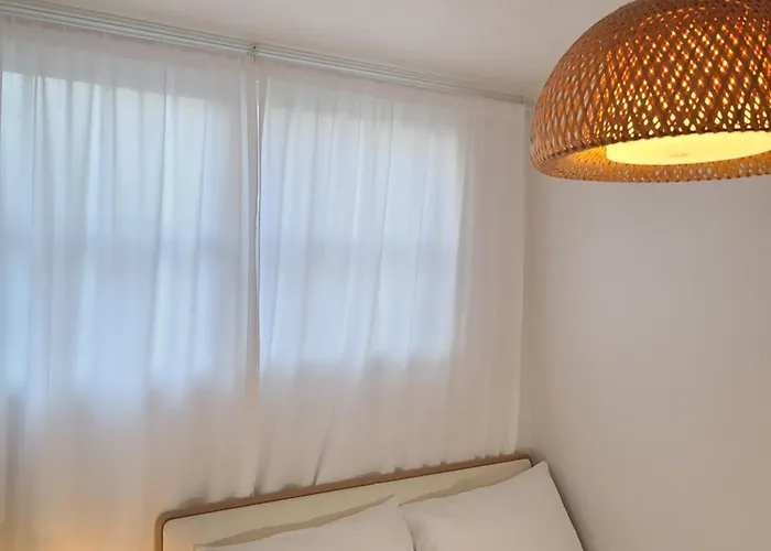 Wood House Hongik Univ 6 Double Beds * 首爾
