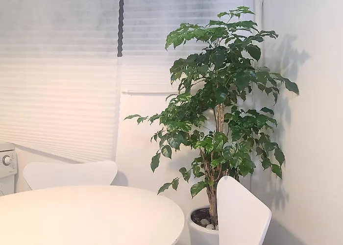 Wood House Hongik Univ 6 Double Beds 首爾